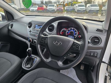 Hyundai i10 1.2 SE Hatchback 5dr Petrol Auto Euro 6 (87 ps) 25