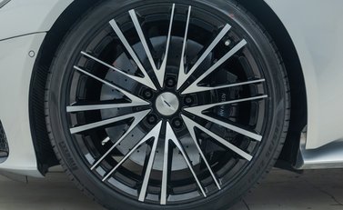 Aston Martin DBS Superleggera 28