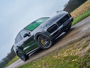 Porsche Cayenne TURBO S E-HYBRID 19