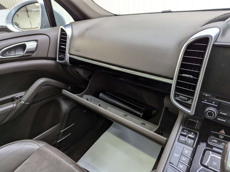 Porsche Cayenne 3.0 Cayenne D Platinum Edition V6 Tiptronic S A 4WD 5dr 85