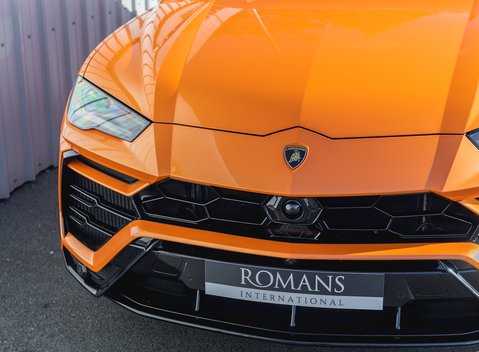 Lamborghini Urus Pearl Capsule 26