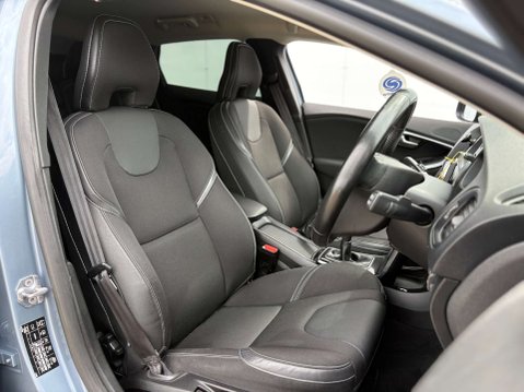 Volvo V40 2.0 V40 R-Design Edition T2 5dr 18