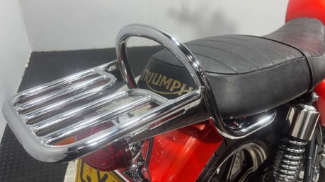 Triumph Bonneville SE 2013 7K NEW MOT INCREDIBLE CONDITION CUSTOM NAKED BIKE 865CC 8