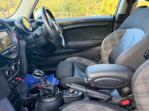 Mini Hatch 1.5 Cooper Auto Euro 6 (s/s) 3dr 13