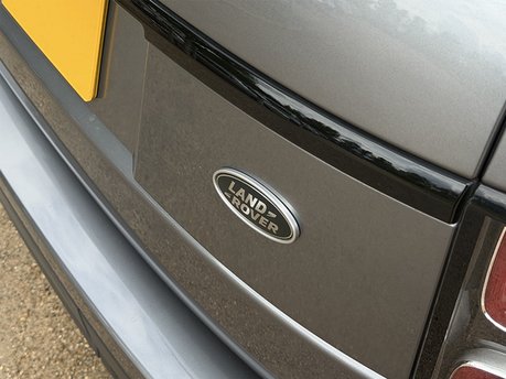 Land Rover Range Rover WESTMINSTER BLACK 31