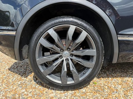 Volkswagen Tiguan 2.0 TDI BlueMotion Tech R-Line DSG 4Motion Euro 6 (s/s) 5dr 16