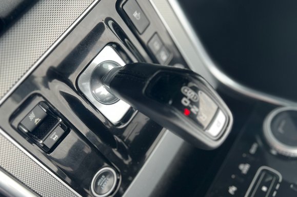 Jaguar XE R-DYNAMIC SE AUTO 19