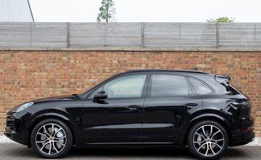 Porsche Cayenne Turbo 2