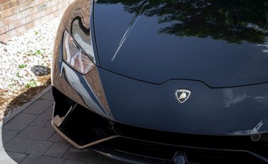Lamborghini Huracan LP640-4 Performante 19