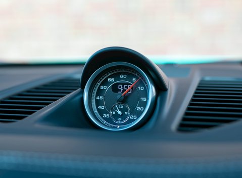 Porsche 911 (991) Carrera GTS 18