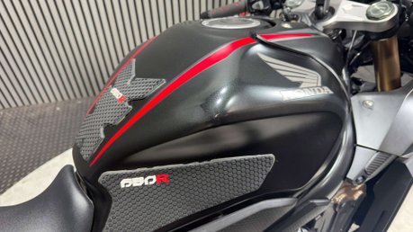 Honda CBR 2020 ONLY 790 MILES LONG MOT SERVICED SPORTS BIKE 650CC 47
