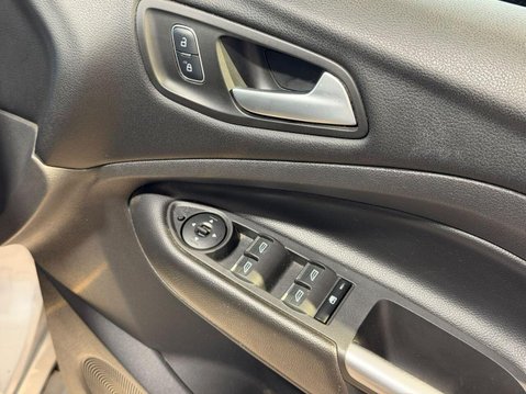 Ford Kuga 2.0 TDCi ST-Line X SUV 5dr Diesel Manual Euro 6 (s/s) (150 ps) Fantastic Co 39