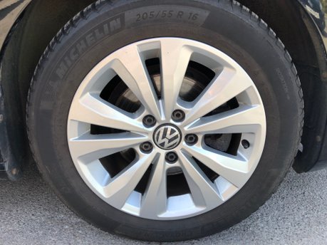 Volkswagen Golf SE 1.6 TDI BLUEMOTION TECHNOLOGY 5dr Manual £20 Road Tax 20