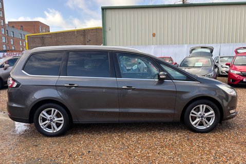 Ford Galaxy TITANIUM 1.5T !! LOOK !! 7 SEATS !! 10 SERVICES! 1 FORMER KEEPER! 3