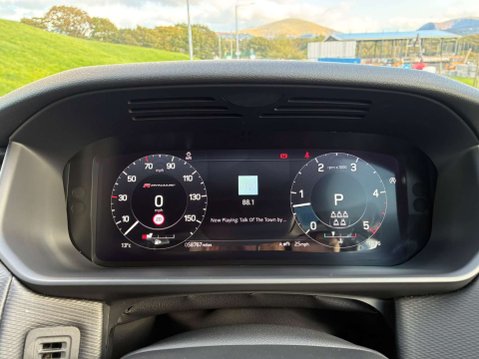 Land Rover Discovery 3.0 Discovery R-Dynamic HSE D MHEV Auto 4WD 5dr 15
