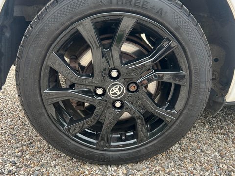 Toyota Yaris 1.33 Dual VVT-i Sport Euro 5 5dr Euro 5 18