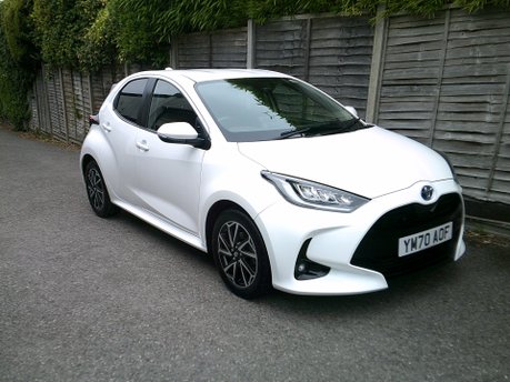 Toyota Yaris DESIGN FHEV ONLY 32,000 MILES FROM NEW