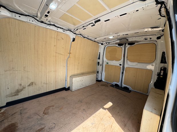 Ford Transit Custom SWB L1H1 Low Roof Limited 320 Air Con Alloys Sensors EURO 6 11