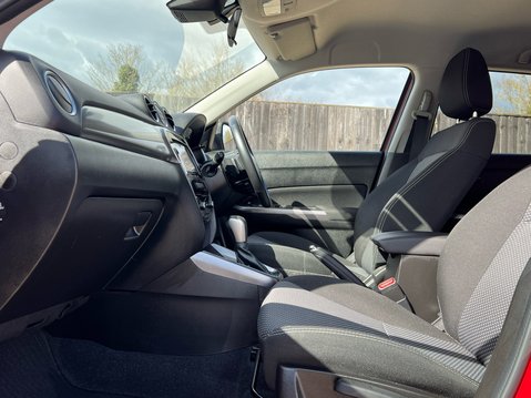 Suzuki Vitara SZ-T BOOSTERJET MHEV 3