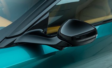 Aston Martin DB12 V8 27