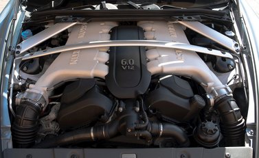 Aston Martin V12 Vantage S Roadster 32