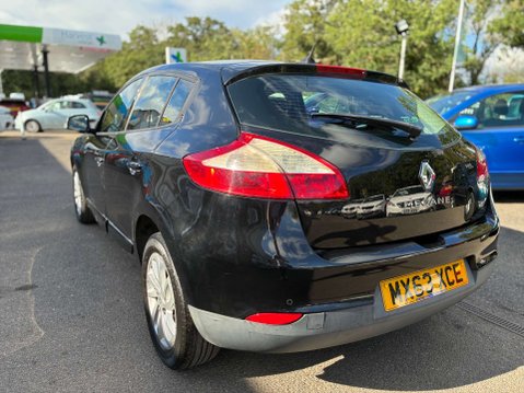 Renault Megane 1.5 dCi Dynamique TomTom Hatchback 5dr Diesel Manual Euro 5 (s/s) (110 ps) 3