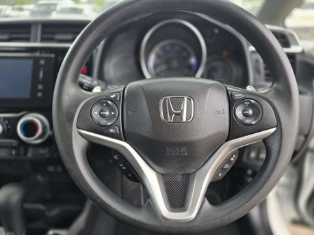 Honda Jazz 1.3 i-VTEC SE Hatchback 5dr Petrol CVT Euro 6 (s/s) (102 ps) 32
