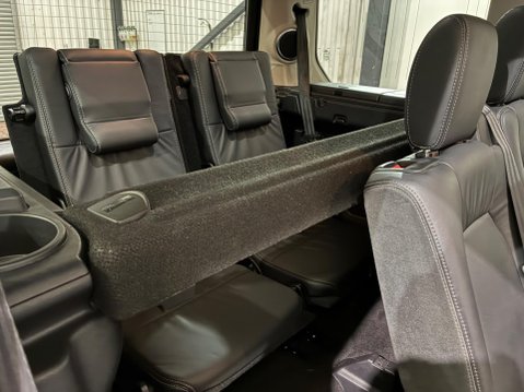 Land Rover Discovery 3.0 SD V6 Landmark Auto 4WD Euro 6 (s/s) 5dr 34