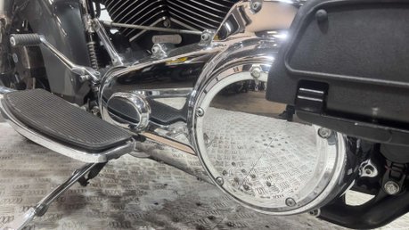 Harley-Davidson Touring 1745 FLHR ROADKING 2017 8K CUSTOM BAGGER MOT 1 OFF BIKE 33