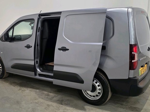Fiat Doblo E-Doblo L2 Electric Van 136HP 50kWh Auto 12