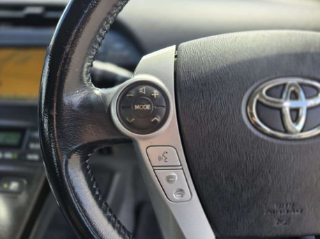 Toyota Prius 1.8 VVT-h T Spirit Hatchback 5dr Petrol Hybrid CVT Euro 5 (s/s) (136 ps) 14
