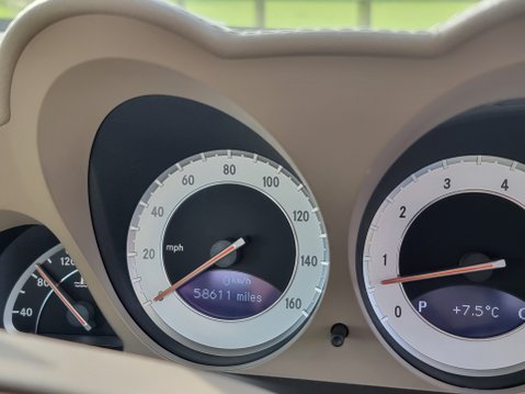 Mercedes-Benz SL Series SL500 27