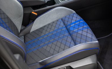 Volkswagen Golf R TSI 4MOTION 16