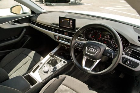 Audi A4 TFSI SE