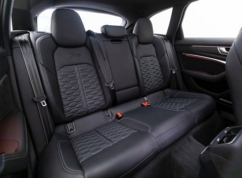 Audi RS6 Avant Carbon Black Urban 13