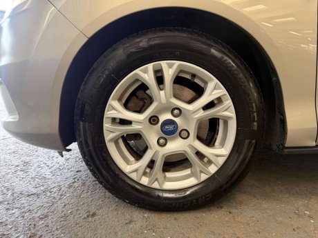 Ford B-Max 1.5 TDCi Zetec Euro 5 5dr 24