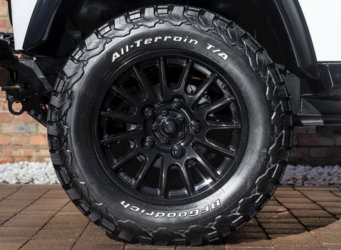 Land Rover Defender 90 Bowler Edition 10