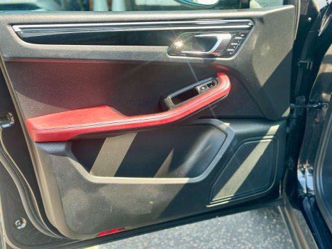 Porsche Macan 2.0T SUV 5dr Petrol PDK 4WD (s/s) (252 ps) 70