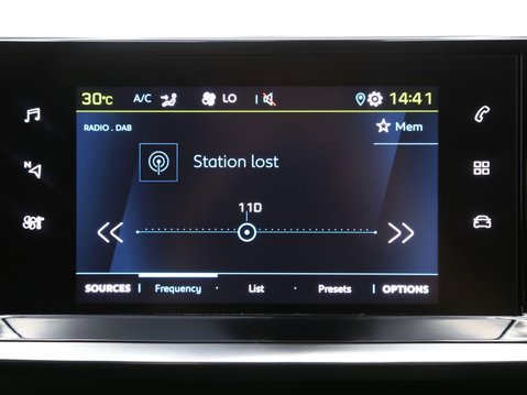 Peugeot e-2008 50kWh Allure Auto 5dr 15