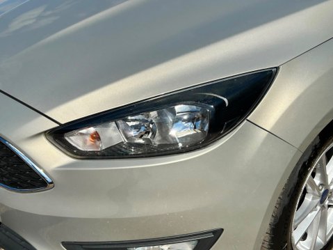 Ford Focus ZETEC 6