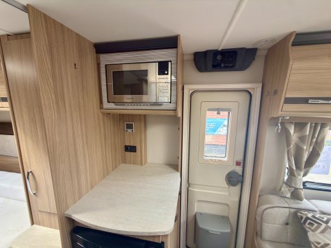 Coachman Pastiche 575 14