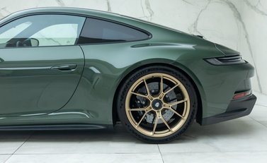 Porsche 911 GT3 TOURING (992) 36