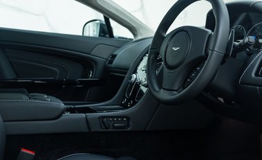 Aston Martin V12 Vantage S Coupe 12