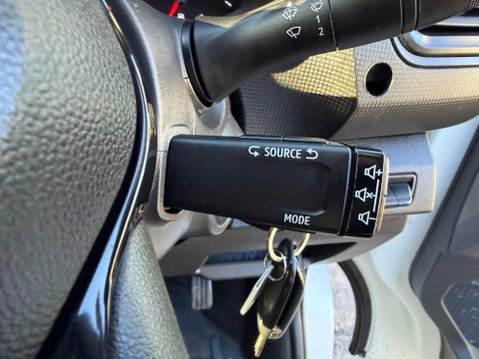 Renault Trafic 2.0 dCi Blue LL30 Business Panel Van 5dr Diesel Manual L2 H1 Euro 6 (s/s) ( 34