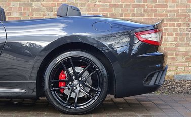 Maserati Grancabrio MC 10