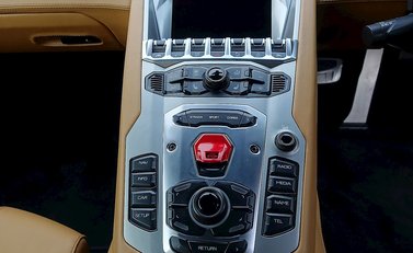 Lamborghini Aventador LP 700-4 8