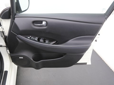Nissan LEAF 40kWh Tekna Auto 5dr 19