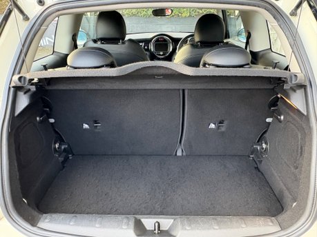 Mini Hatch Cooper S 2.0 Chili / Media + SAT NAV + LEATHER + HEATED SEATS 8