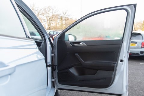 Volkswagen Polo SE TSI DSG 14