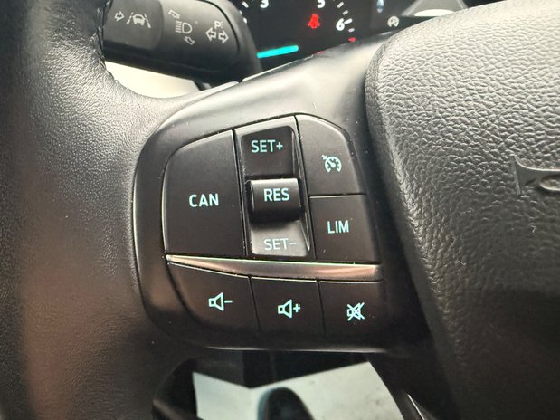 Ford Focus TITANIUM EDITION MHEV 21